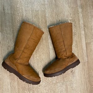 UGG BOOTS